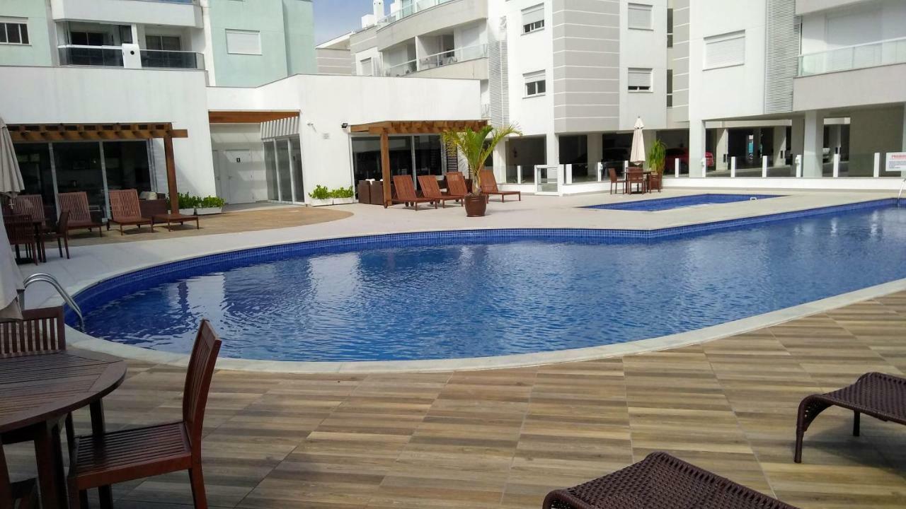 Apartamento Frente Para A Piscina A Uma Quadra Da Praia Florianópolis 외부 사진