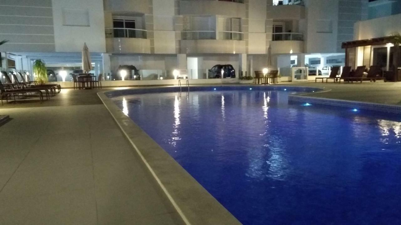 Apartamento Frente Para A Piscina A Uma Quadra Da Praia Florianópolis 외부 사진